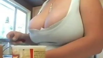 BBW Big Tits Mom 