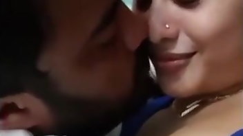 Sri Lankan Kissing 