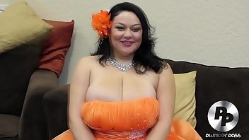 Juggs Latina Busty BBW Big Tits 